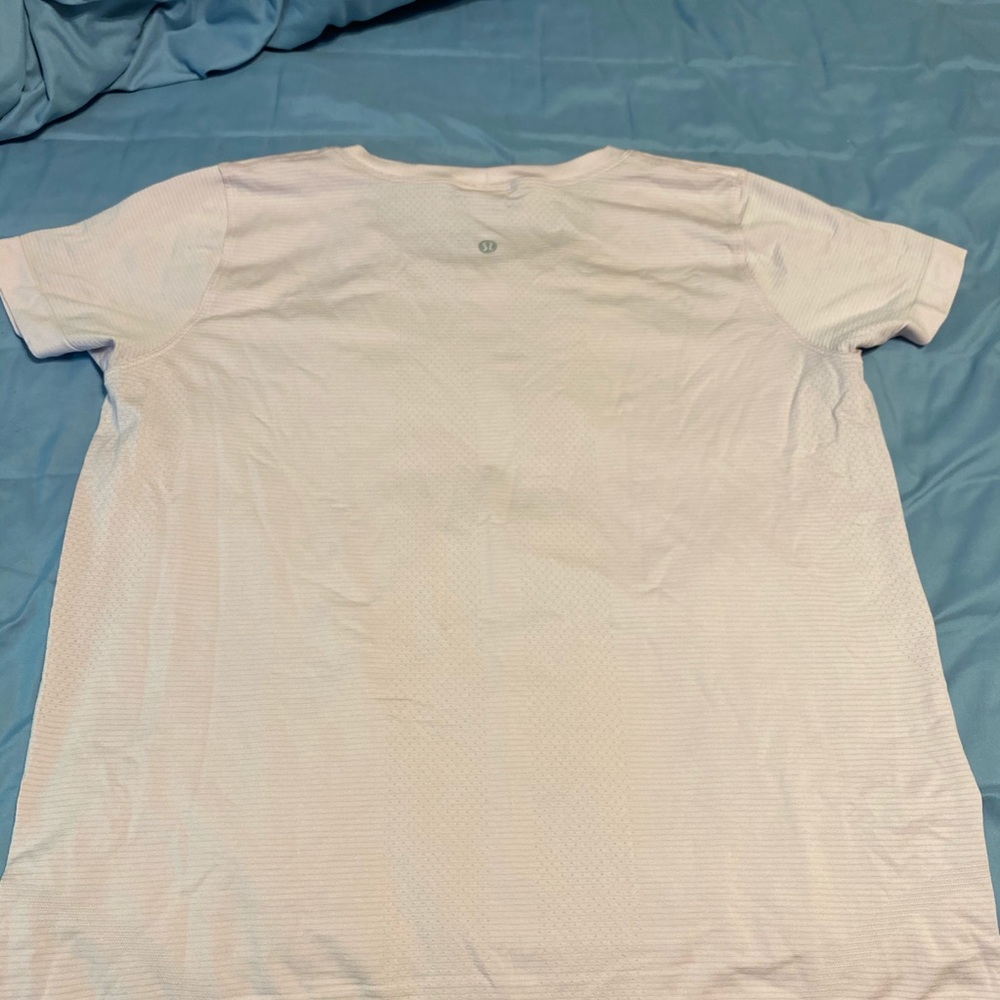 Lululemon workout tee - Picture 2 of 2